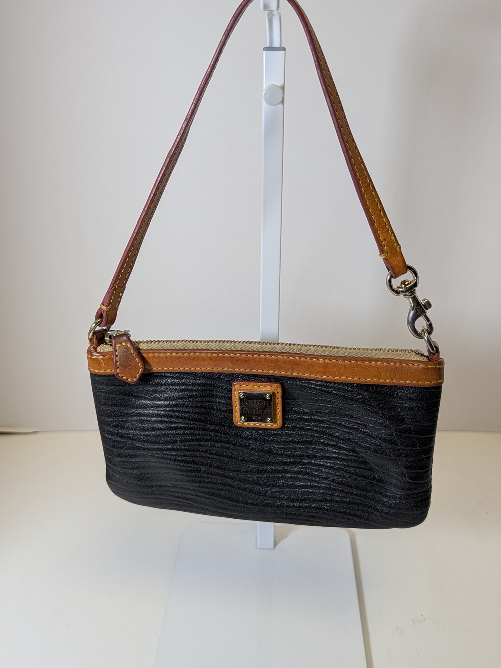 Vintage Dooney & Bourke Wavy Leather Slim Large Wristlet Clutch Y2K Black